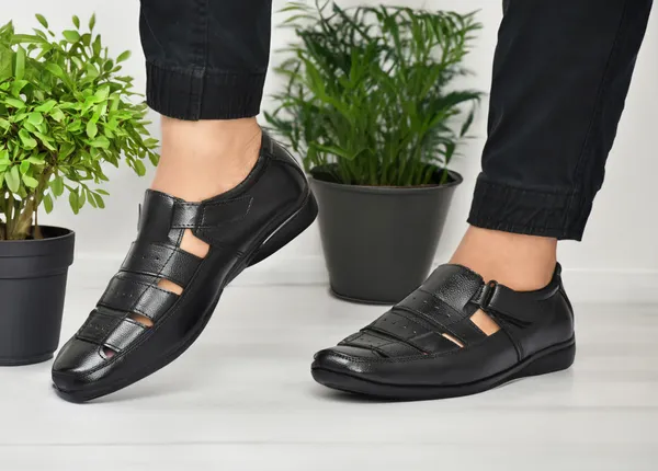 Black_Leather_Solid_Leather_Stylish_&_Comfortable_Slip-on_Sandal_For_Men