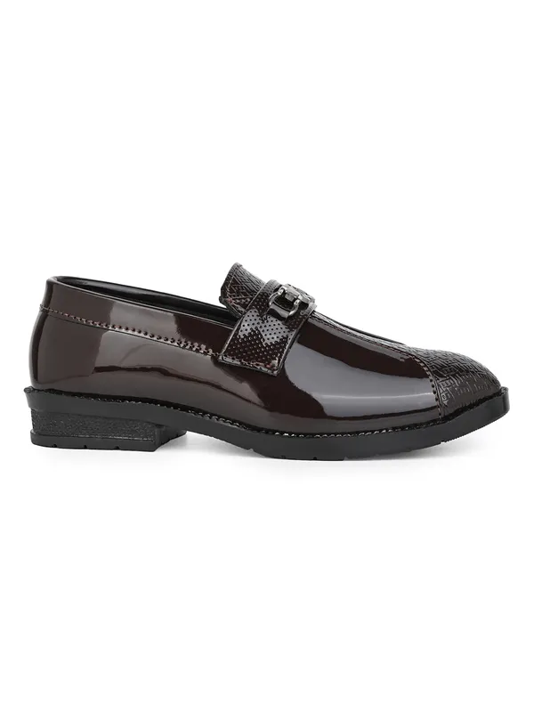 Dark_Brown_Patent_Leather_Designer_Chain_Loafers_For_Boys