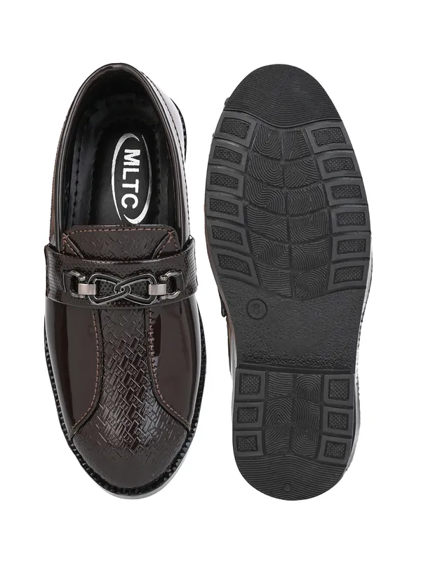 Dark_Brown_Patent_Leather_Designer_Chain_Loafers_For_Boys