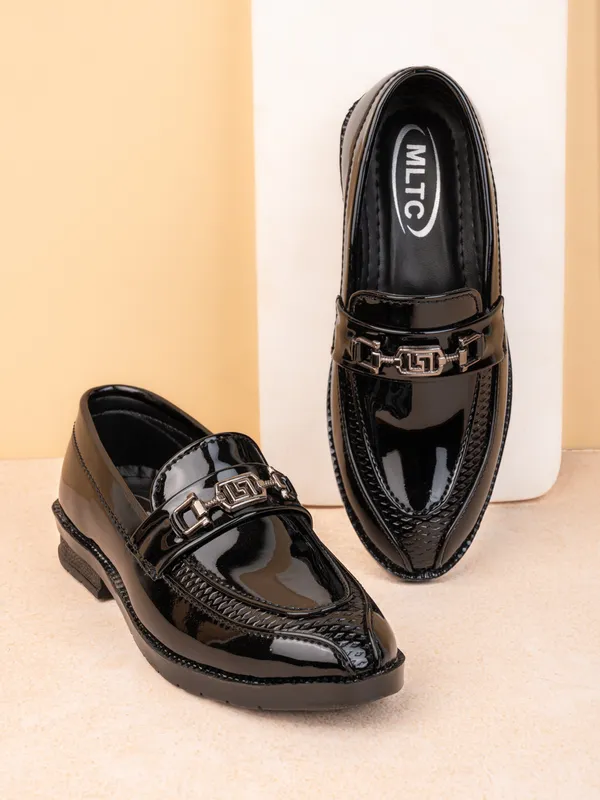 Obsidian_Black_Patent_Leather_Elite_Chain_Loafers_For_Boys
