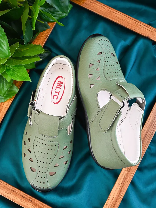 Roman_Sandal_for_Kids_Boy