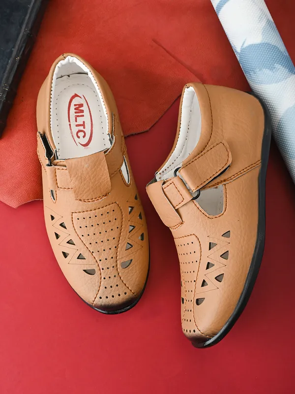 Roman_Sandal_for_Kids_Boy