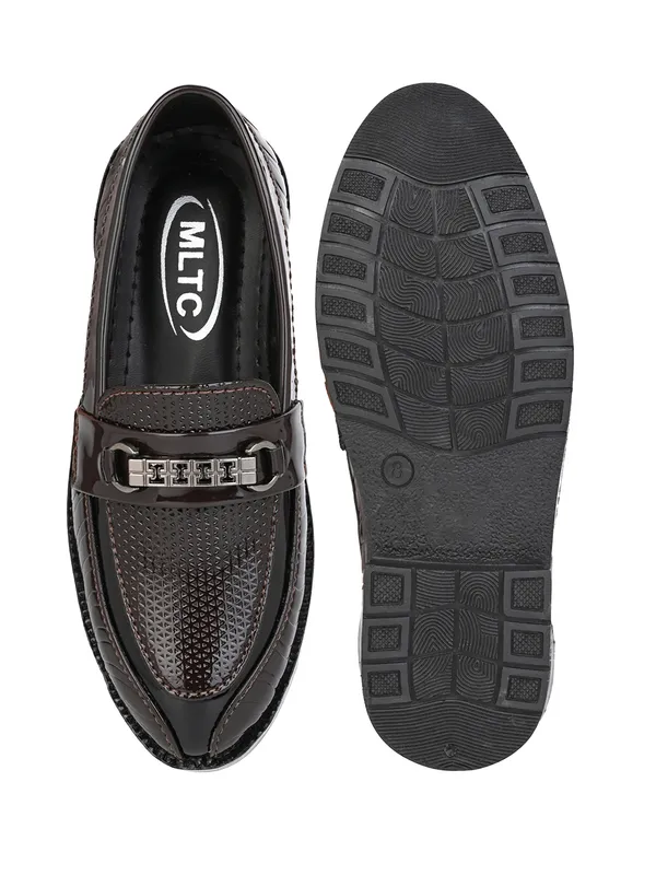 Royal_Brown_Patent_Leather_Textured_Chain_Loafers_For_Boys