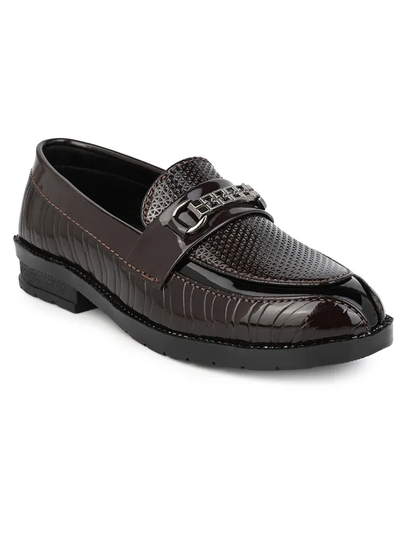Royal_Brown_Patent_Leather_Textured_Chain_Loafers_For_Boys