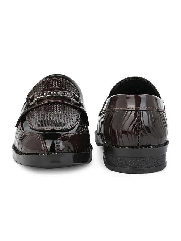 Royal_Brown_Patent_Leather_Textured_Chain_Loafers_For_Boys
