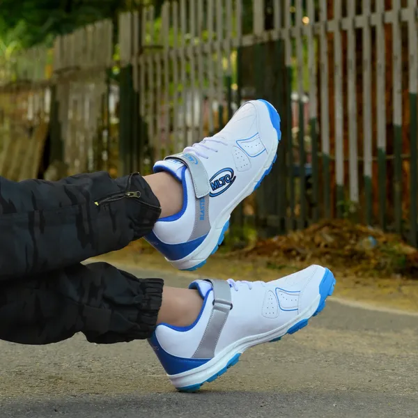 Blue_&_White_Lightweight_Running_Sports_Shoes_/_Cricket_Shoes