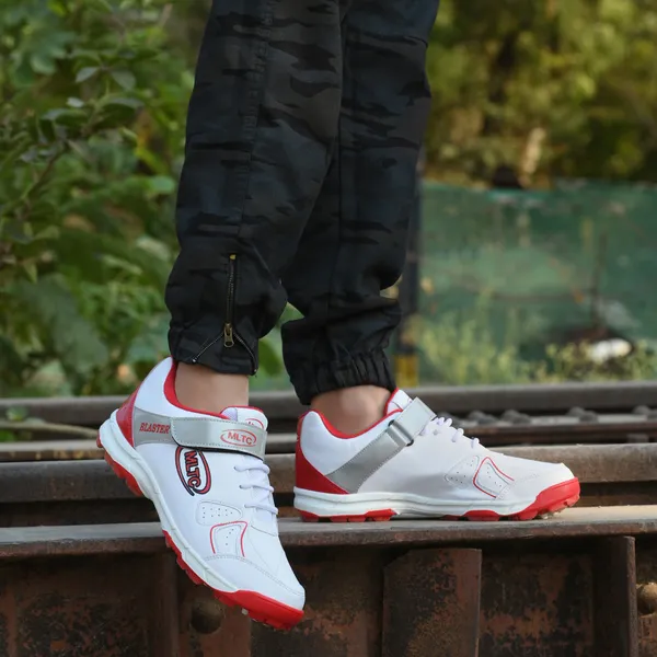 Red_&_White_Extra_Comfortable_And_Breathable_Sports_Shoes_/_Cricket_Shoes