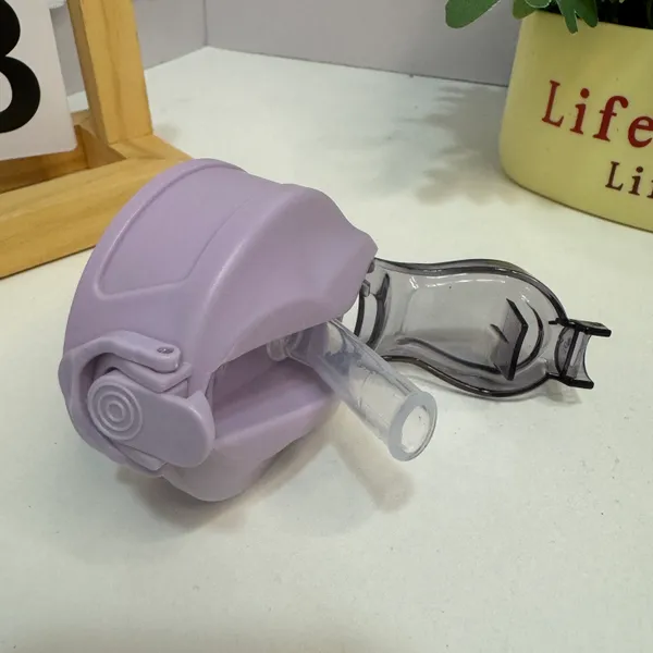 Stylish_Reusable_Drinking_Water_Bottle_For_Daily_Hydration