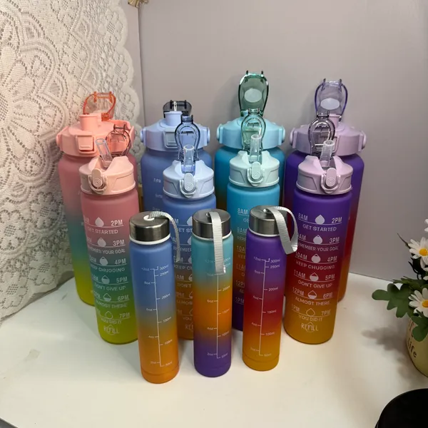 Stylish_Reusable_Drinking_Water_Bottle_For_Daily_Hydration