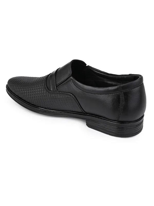 Black_Signature_Textured_Finish_Formal_Shoes_for_Men