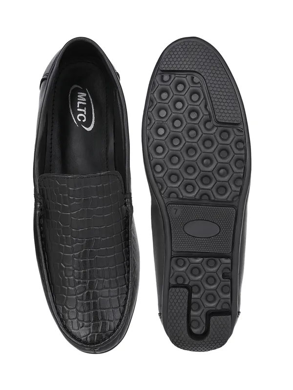 Black_Croc-Pattern_Lightweight_Driving_Loafers_for_Men