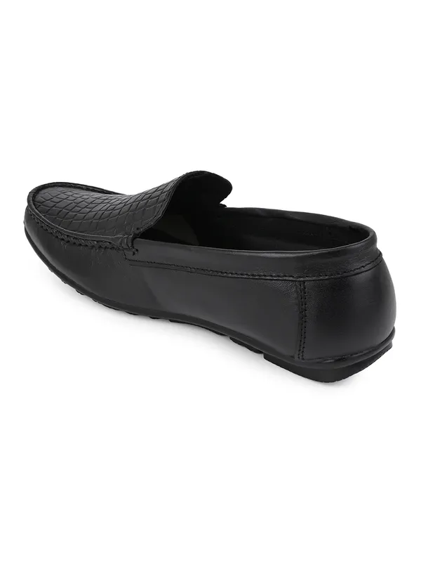 Black_Croc-Pattern_Lightweight_Driving_Loafers_for_Men