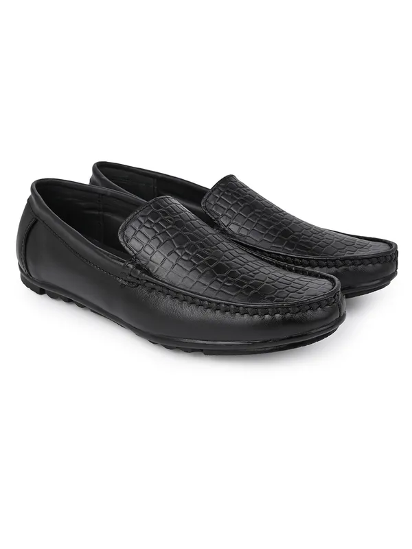 Black_Croc-Pattern_Lightweight_Driving_Loafers_for_Men