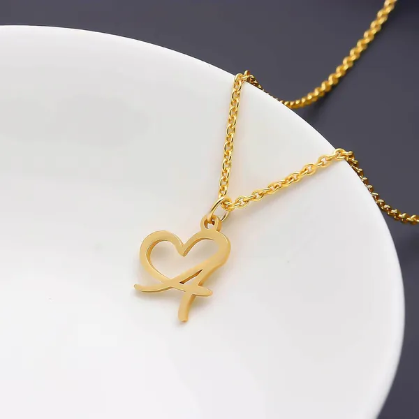 Cursive_Initial_Heart_Pendant_Name_Necklace