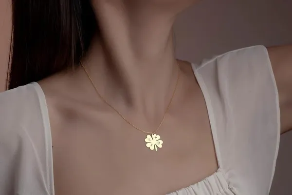 Gold_Plated_Anti_Tarnish_Sister_Love_Necklace_For_Girls_And_Women