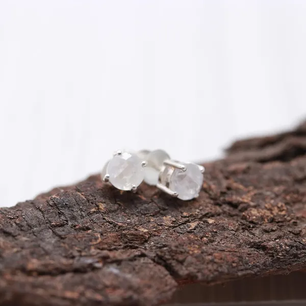 Sterling_Silver_Moon_Stone_Round_Earring_For_Women