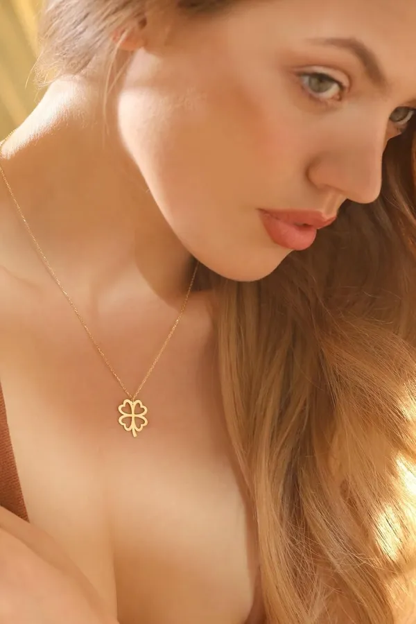 Gold_Plated_Sister_Love_Pendant_With_Chain_For_Girls_And_Women