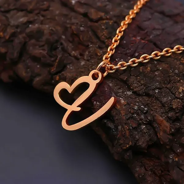 Cursive_Initial_Heart_Pendant_Name_Necklace