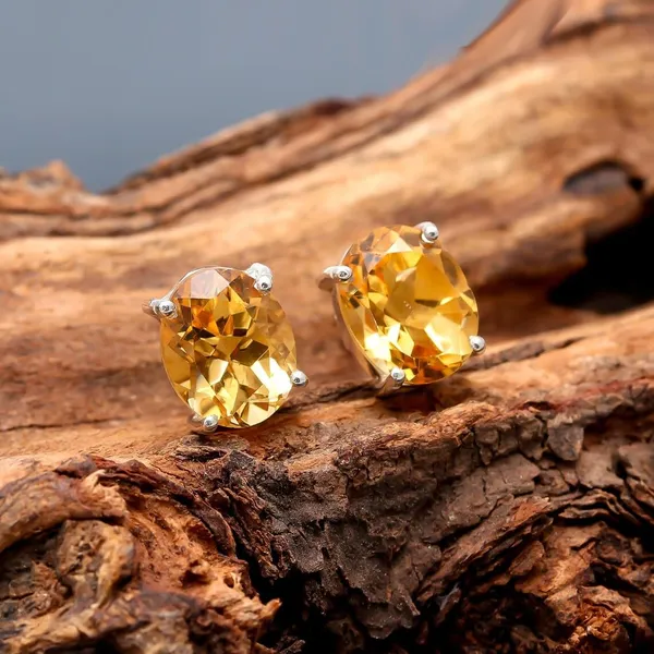 Yellow_Stone_Embedded_Citrine_Sterling_Silver_Earring_For_Women_And_Girls