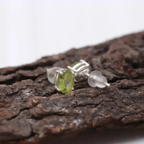 Green_Peridot_Sterling_Silver_Earring_For_Women
