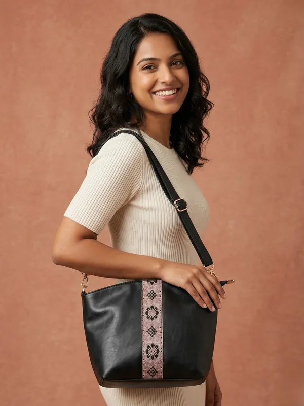 Black_Boho_Embroidered_PU_Leather_Sling_Crossbody_Bag_for_Women