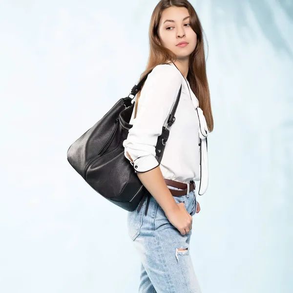 Black_Crossbody_Tote_Bag_For_Women_Or_Girl_In_Pu_Leather