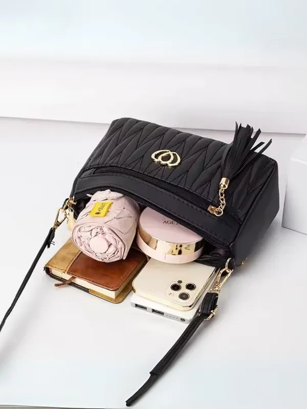 Black_Quilted_Design_Sling_Crossbody_Bag_with_Strap