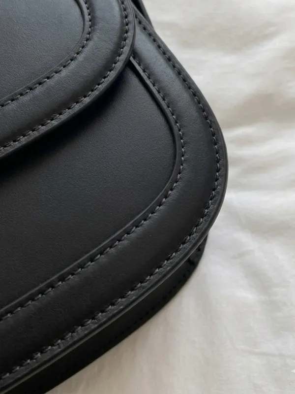 Black_Sling_Crossbody_Bag_with_two_tone_color