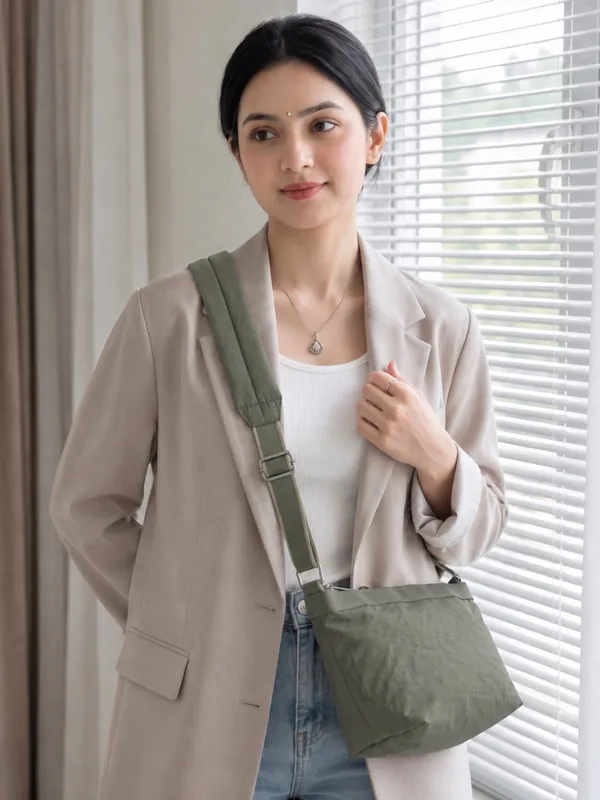 Minimalist_Olive_Green_Crossbody_Bag_Sling_&_Nylon_Shoulder_Bag