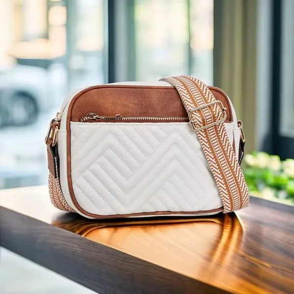 White_Crossbody_Bag_In_Pu_Leather_With_Cute_Adjustable_Strap