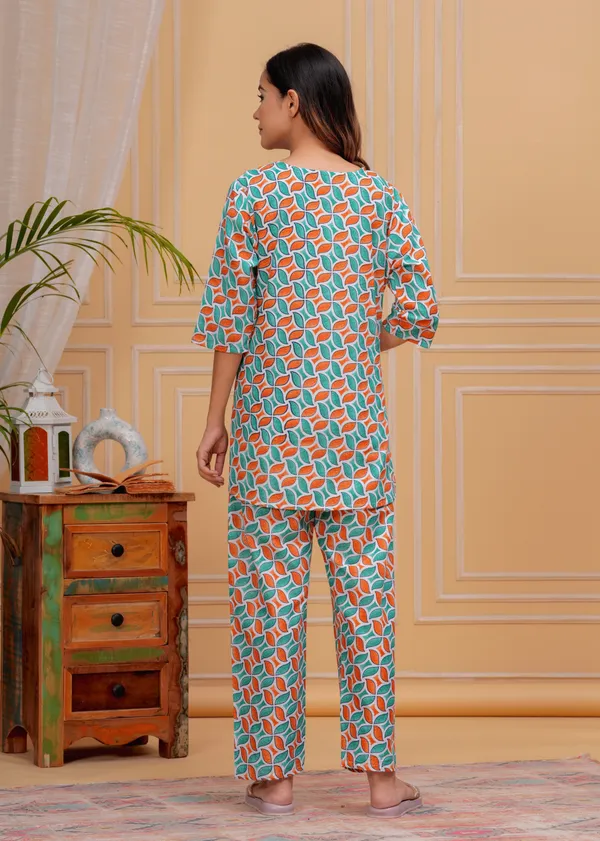 Blue_Cotton_Printed_Night_Suit_For_Women