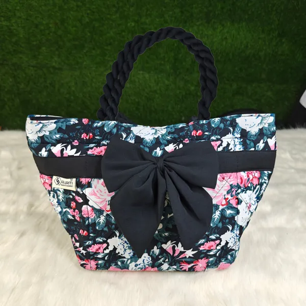 Multicolor_Fabric_&_Metal_Bow_Lunch_Storage_Bag_(10_Litres)