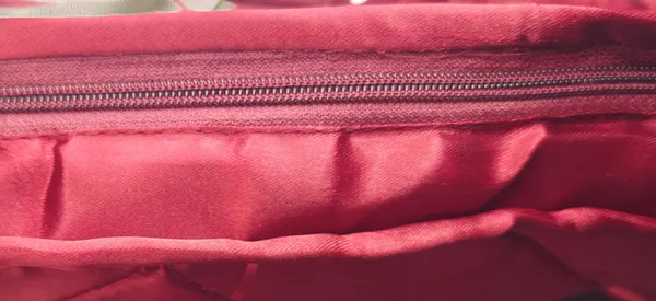 Pack_Of_4_Maroon_Single_Saree_Cover_With_Zip_Lock_(40_x_34_x_5_Cm)