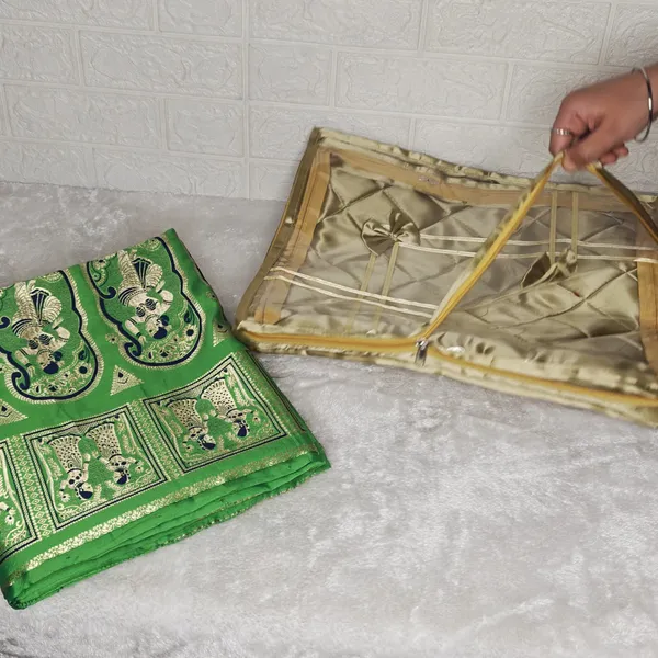 Pack_Of_4_Golden_Single_Saree_Cover_With_Zip_Lock_(40_x_34_x_5_Cm)