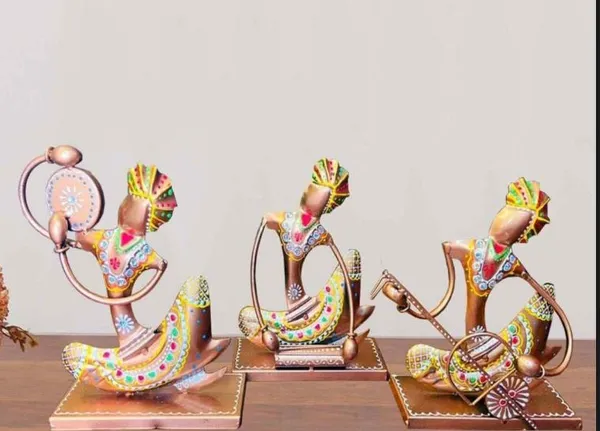Metal_Build_|_Sitting_Antique__Multi_Musician_Tt_Set_Of_Three_(B)_|_Water_Resistant