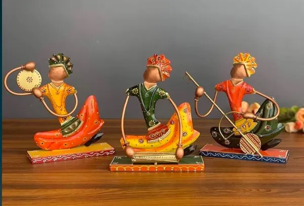 Metal_Build_|_Sitting_Antique__Multi_Musician_Tt_Set_Of_Three_(D)_|_Water_Resistant