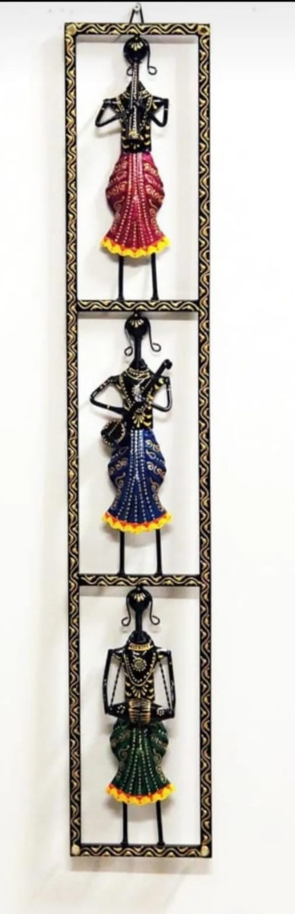 Metal_Build_|_Ladies_Sardar_Wall_Frame_|_Water_Resistant