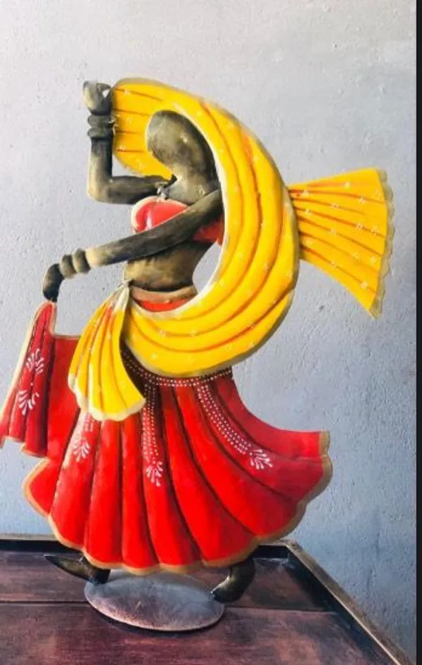Metal_Build_|_19"_Rajsthani_Dancing_Set_Of_2_|_Water_Resistant