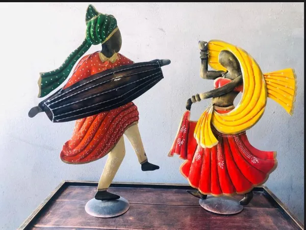Metal_Build_|_19"_Rajsthani_Dancing_Set_Of_2_|_Water_Resistant