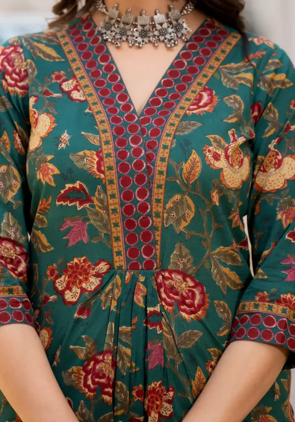 Green_Cotton_Blend_V_Neck_Kurta_Set_For_Women
