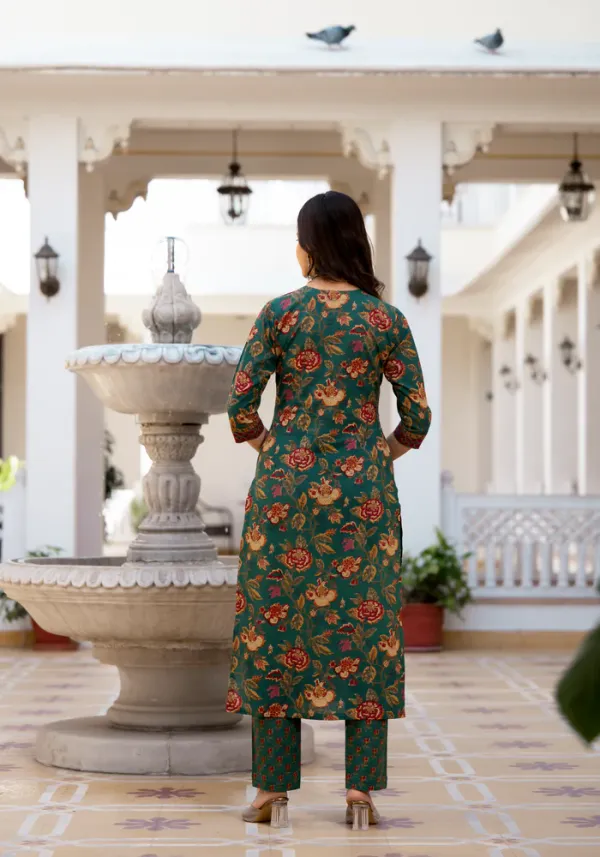 Green_Cotton_Blend_V_Neck_Kurta_Set_For_Women
