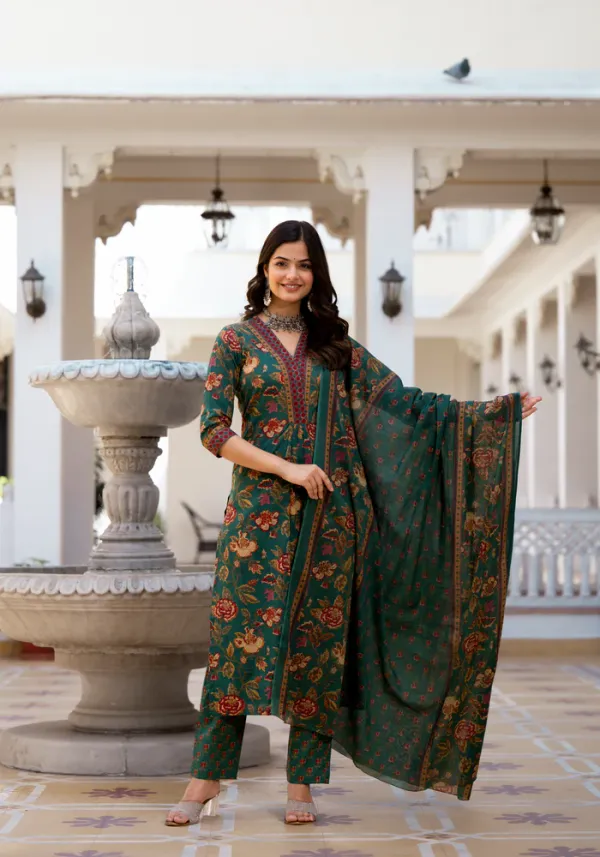 Green_Cotton_Blend_V_Neck_Kurta_Set_For_Women