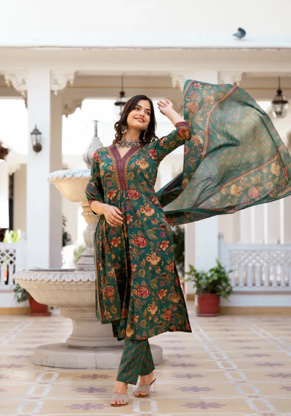 Green_Cotton_Blend_V_Neck_Kurta_Set_For_Women