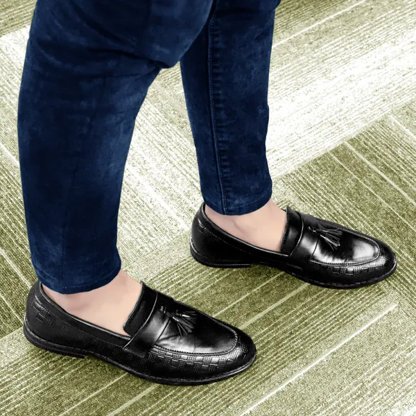 Black_Synthetic_Leather_Airmix_Round_Tip_Casual_Shoes_For_Men