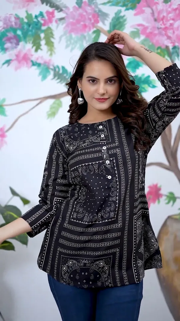 Black_Cotton_Blend_Printed_Round_Neck_Short_Kurti_|_For_Women