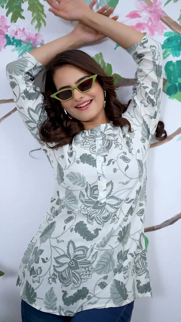 White_Cotton_Blend_Digital_Printed_Rayon_Round_Neck_Short_Kurti_|_For_Women