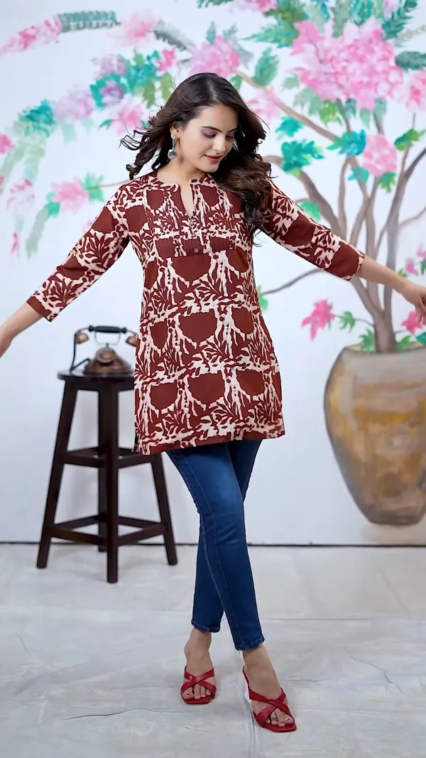 Maroon_Cotton_Blend_Printed_Round_Neck_Rayon_Short_Kurti_|_For_Women