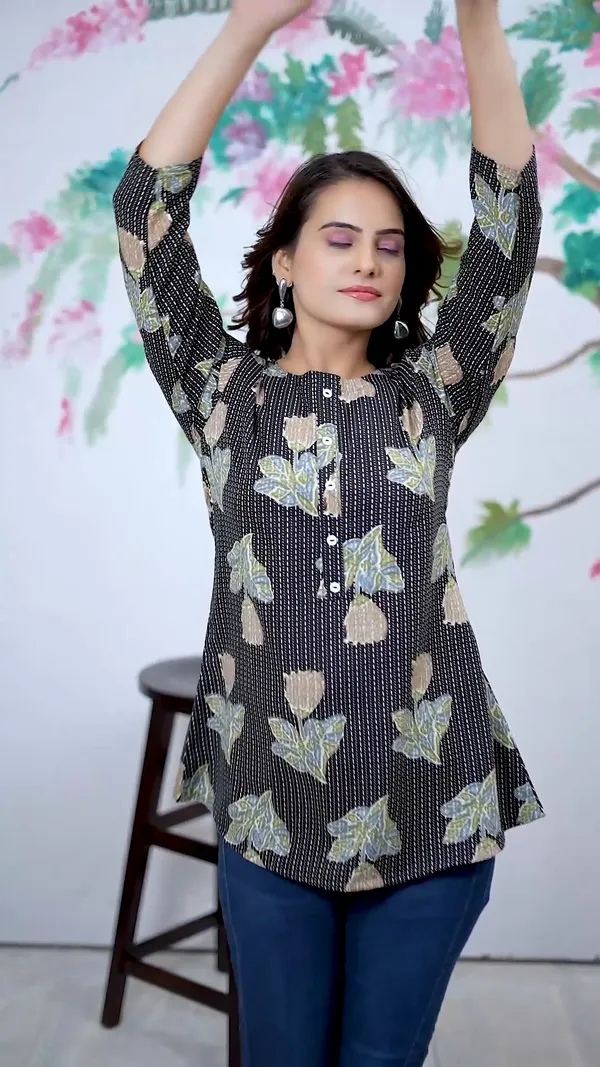 Black_Cotton_Blend_Printed_Round_Neck_Short_Kurti_|_For_Women