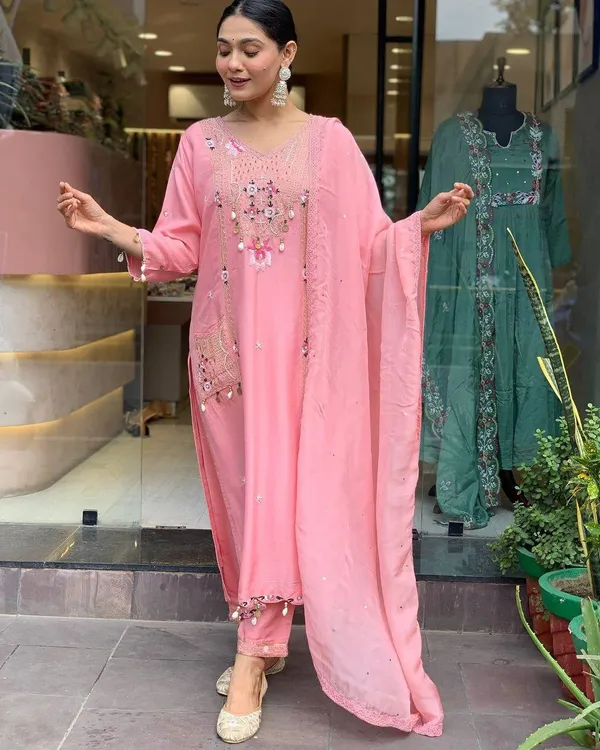 PINK_beautifully_Crafted_Pure_Roman_Silk_Suits_FOR_WOMEN