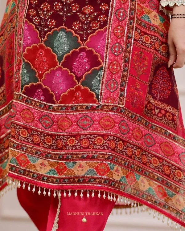 RED_These_pure_Chinnon_Suit_Sets_are_beautifully__